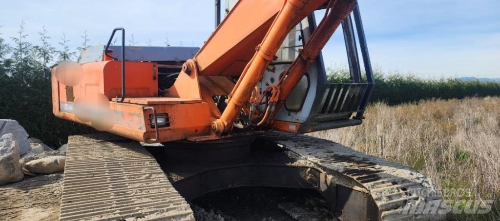 Hitachi EX 200 LC Pásová rýpadla