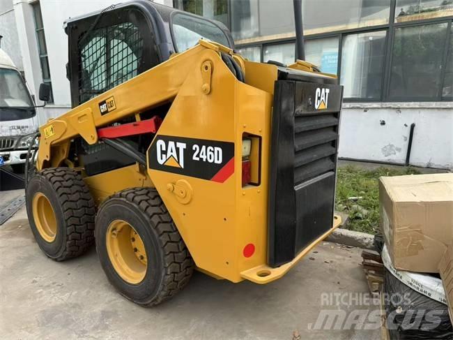CAT 246 D Smykem řízené nakladače