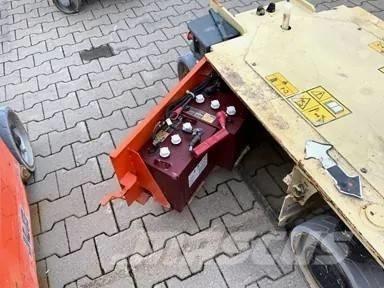 JLG 1230 ES Vertikální sloupové výtahy