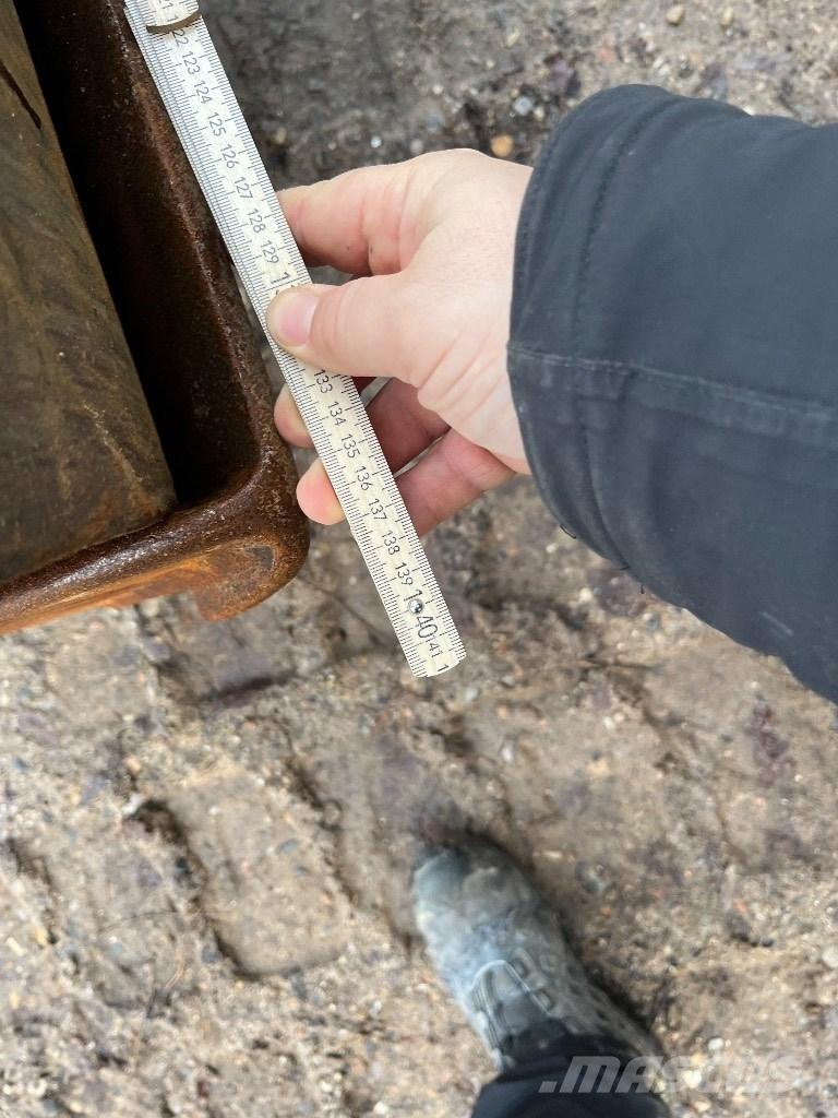 CAT 308 CR Midi rýpadla 7t - 12t