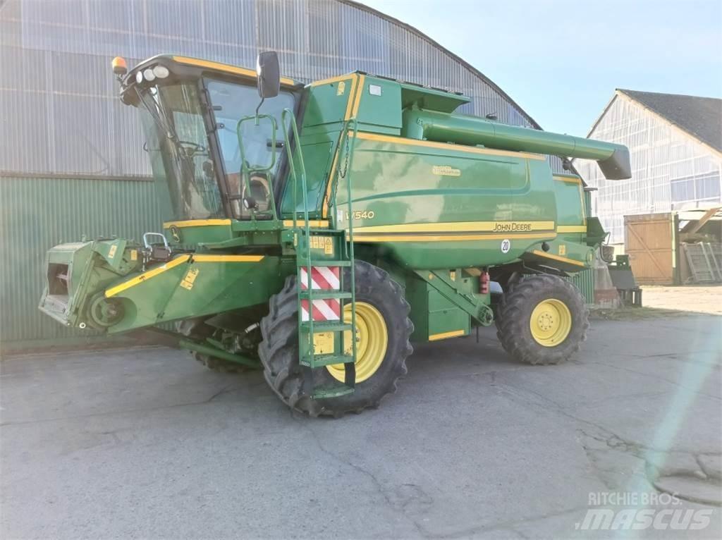 John Deere W540 Sklízecí mlátičky