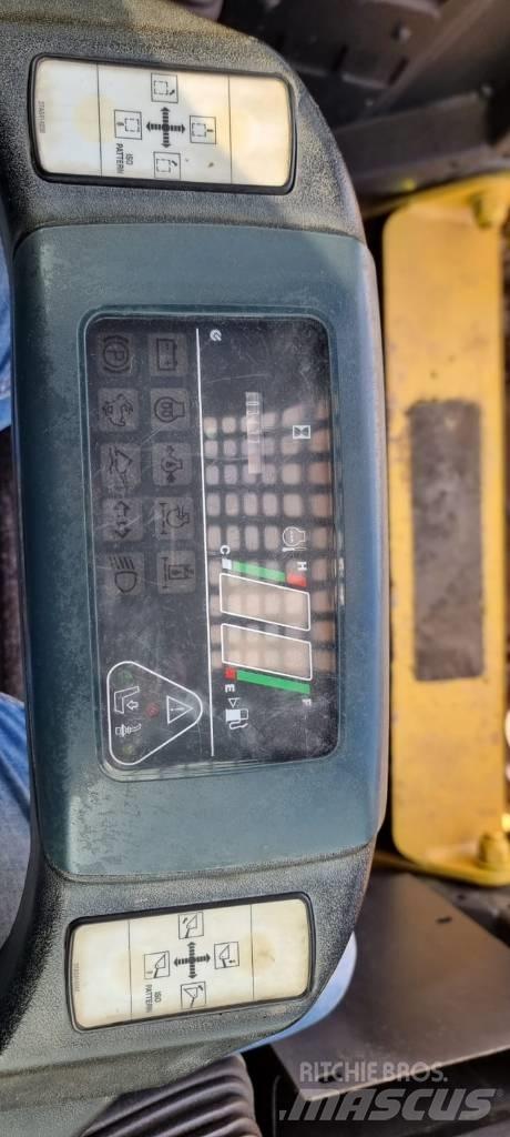 Komatsu CK 35-1 Smykem řízené nakladače