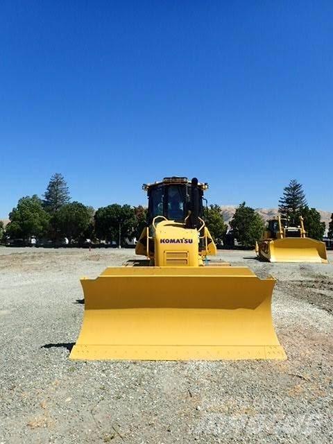 Komatsu D61EX-24 Pásové dozery