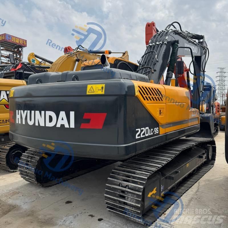 Hyundai R220-9S Pásová rýpadla