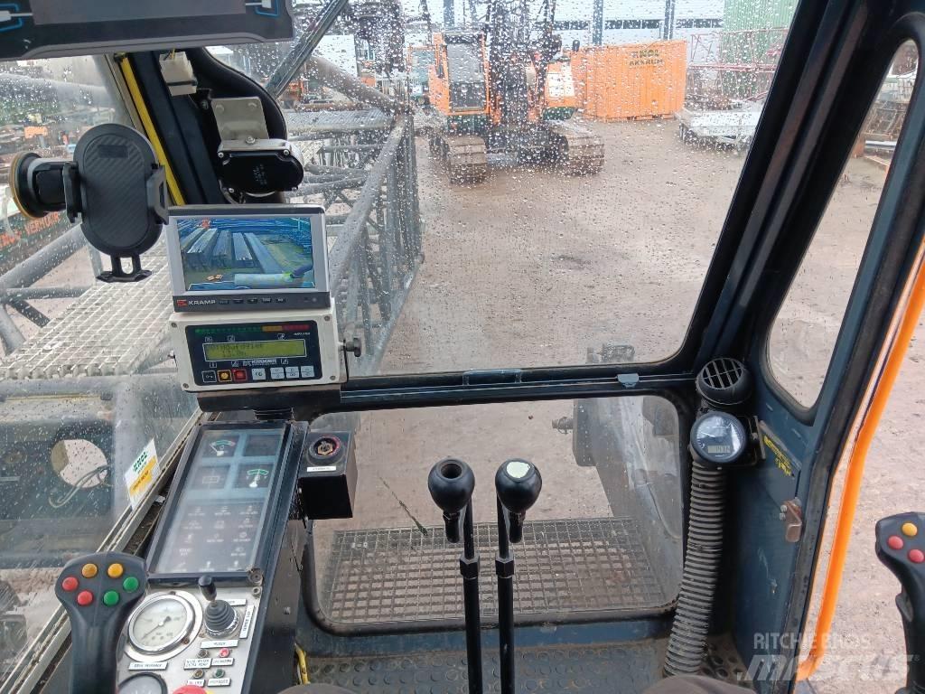 Hitachi KH 230-3 Pásové jeřáby