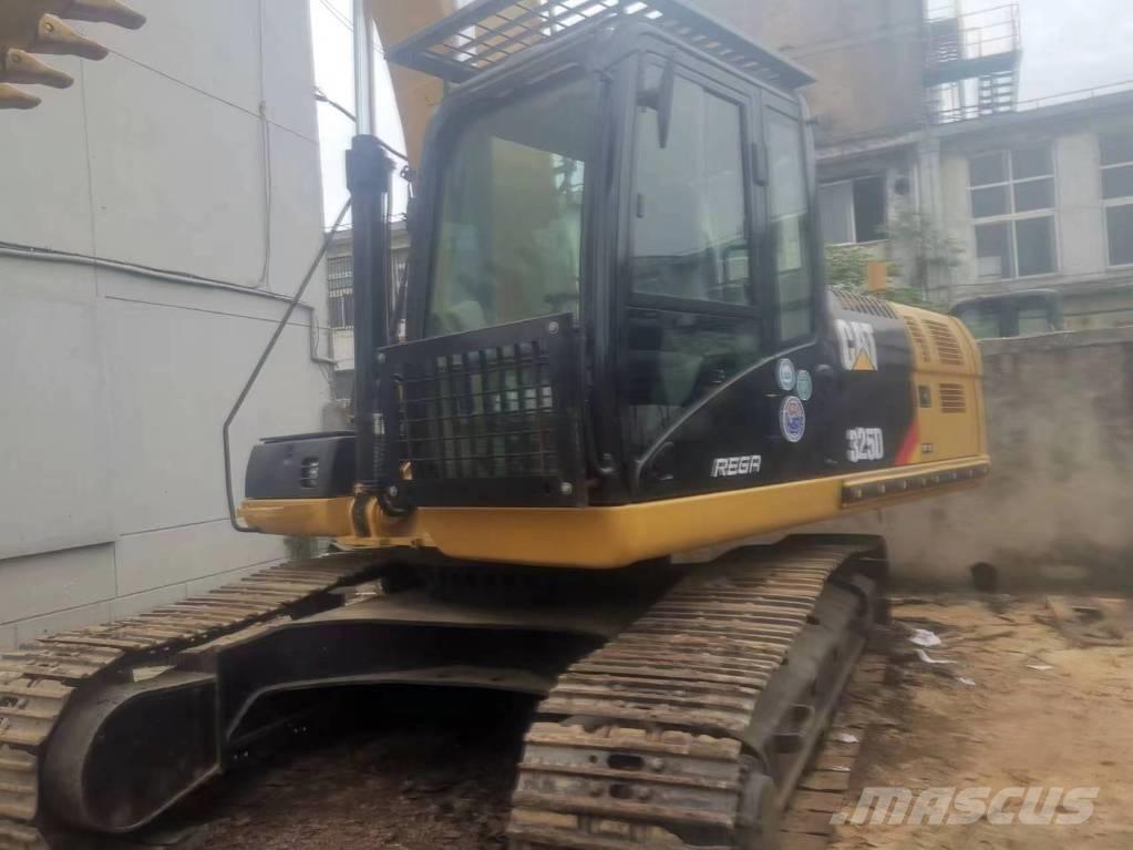 CAT 325 D Pásová rýpadla