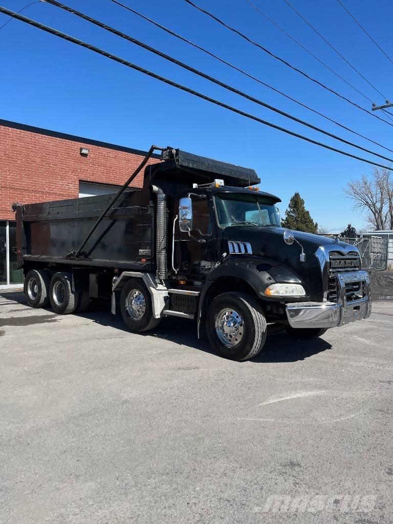 Mack GU813 Sklápěče