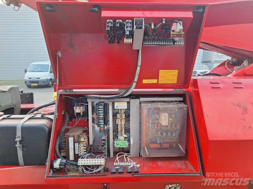 Denka-Lift DL 25 Přívěsové plošiny