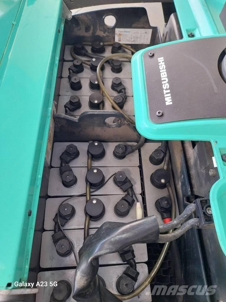 Mitsubishi PBV20N3 Nízkozdvižný vozík s plošinou