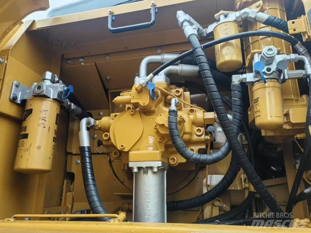 CAT 340 D L Pásová rýpadla