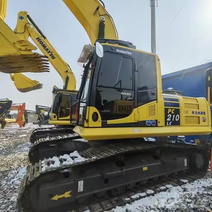 Komatsu PC 210 Pásová rýpadla