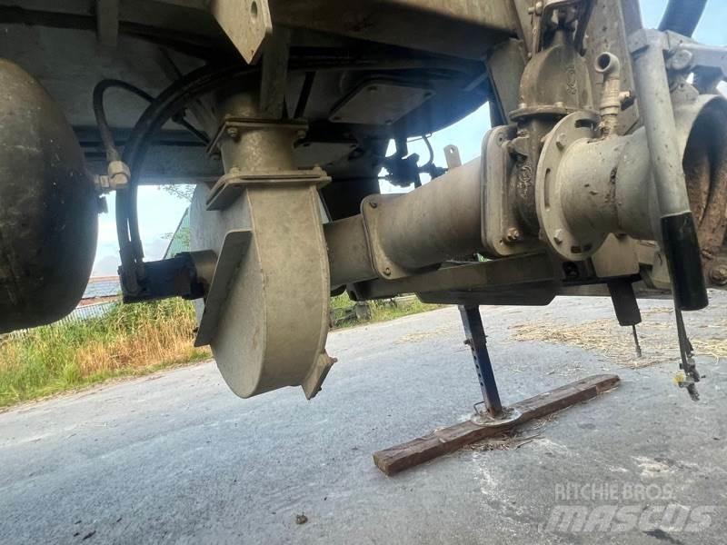 BSA VTW140L Rozmetadla chlévské mrvy