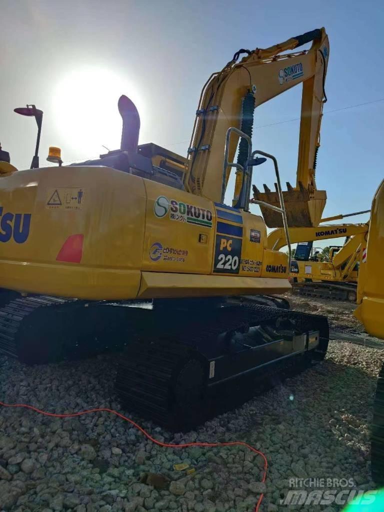 Komatsu PC 220-8 Pásová rýpadla