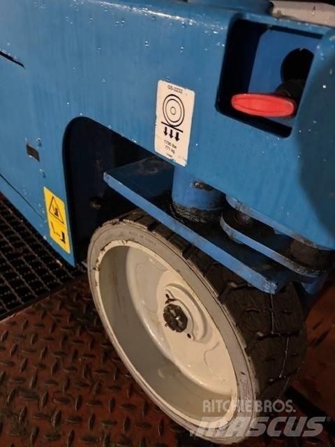 Genie GS 3232 Nůžková zvedací plošina