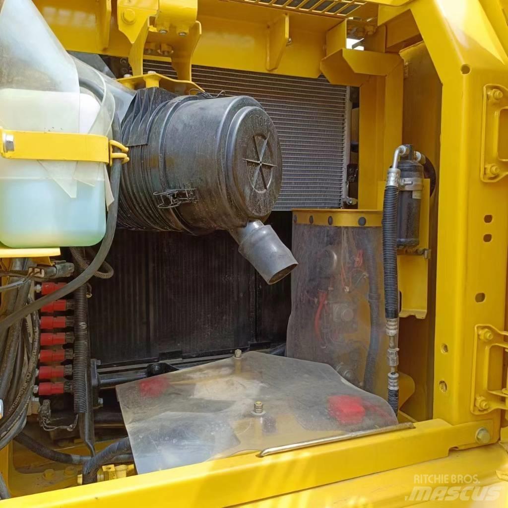 Komatsu PC 130 Pásová rýpadla