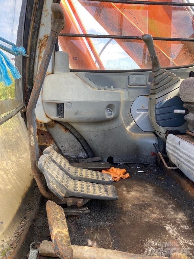 Hitachi EX 200-5 Pásová rýpadla