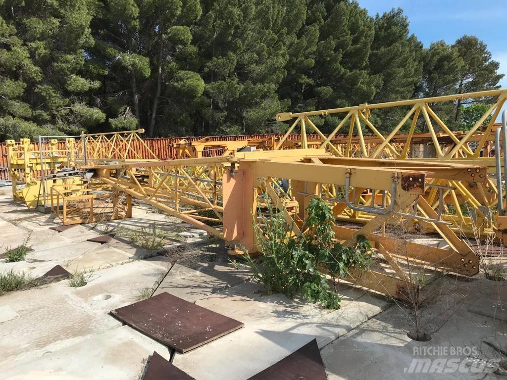 Potain MD 220 Stavební jeřáby