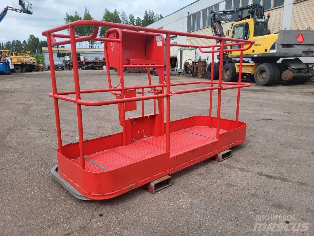 Manitou 200 ATJ kori Vertikální sloupové výtahy