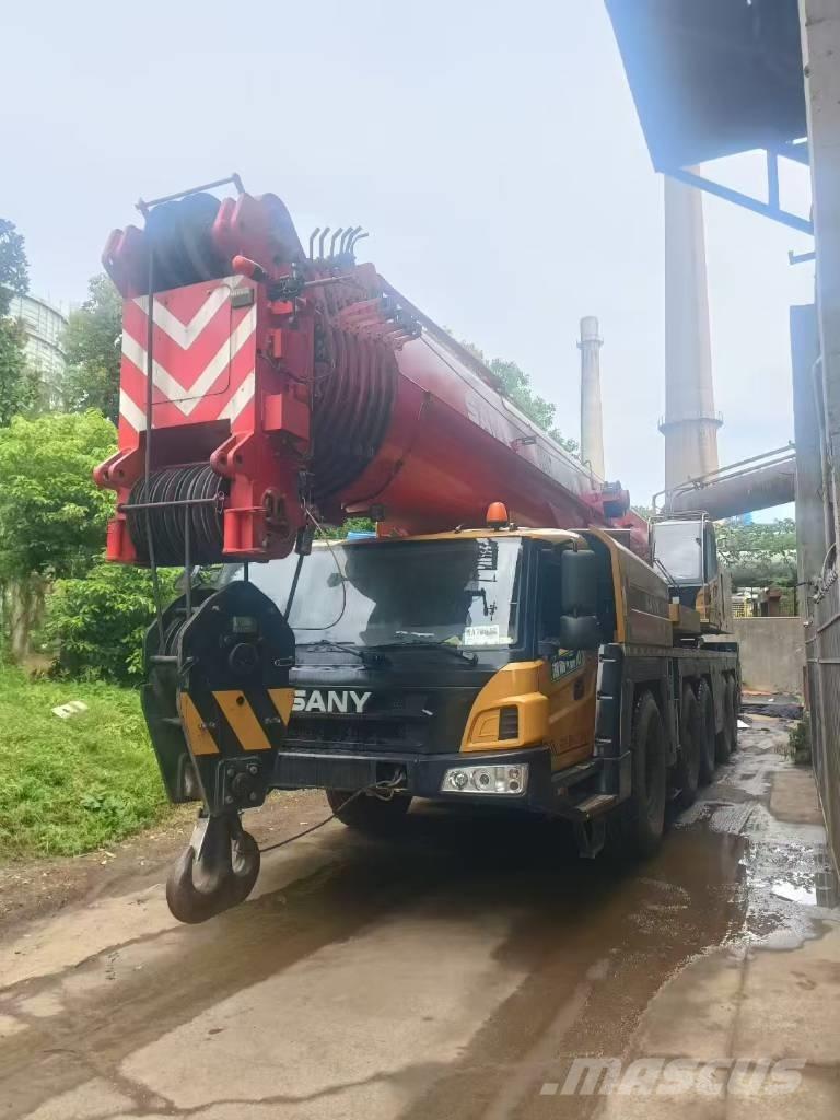 Sany SAC2600C8 Univerzální terénní jeřáby