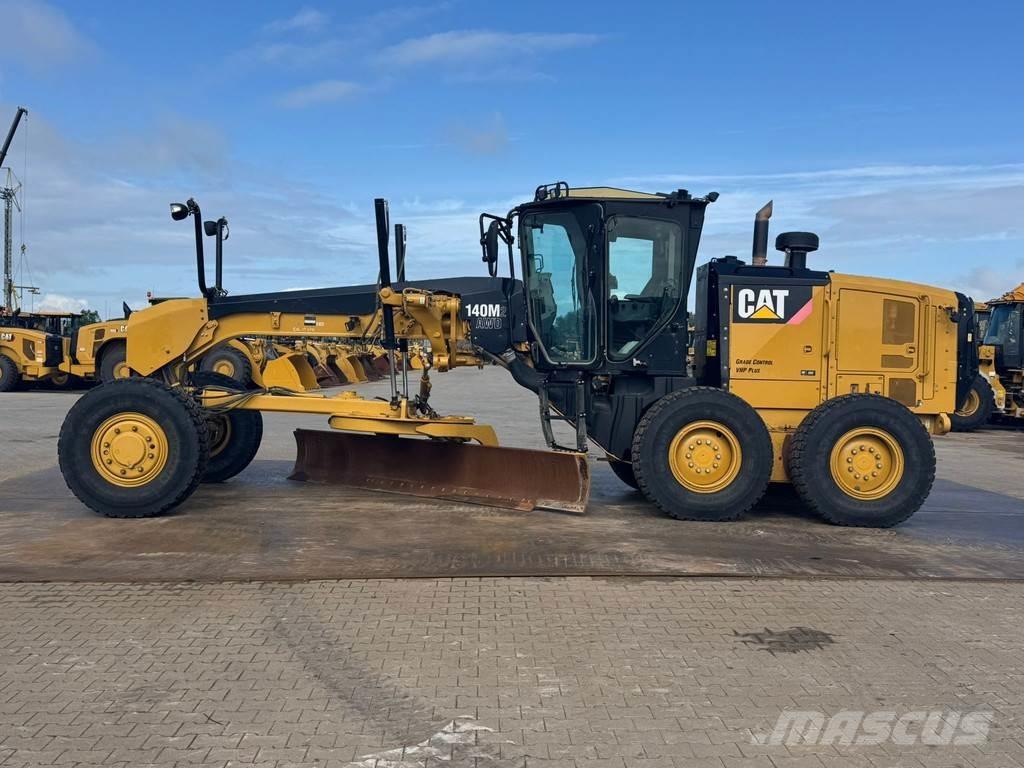 CAT 140M2 AWD Grejdry