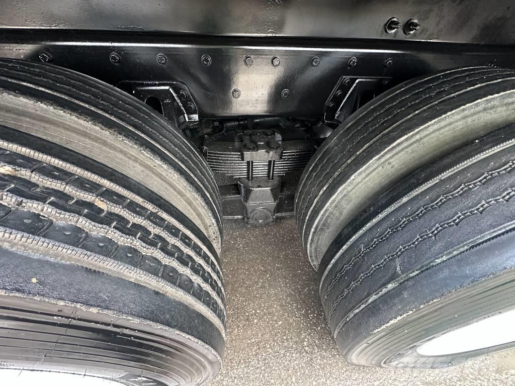 Freightliner M2 Kombinované/Čerpací cisterny