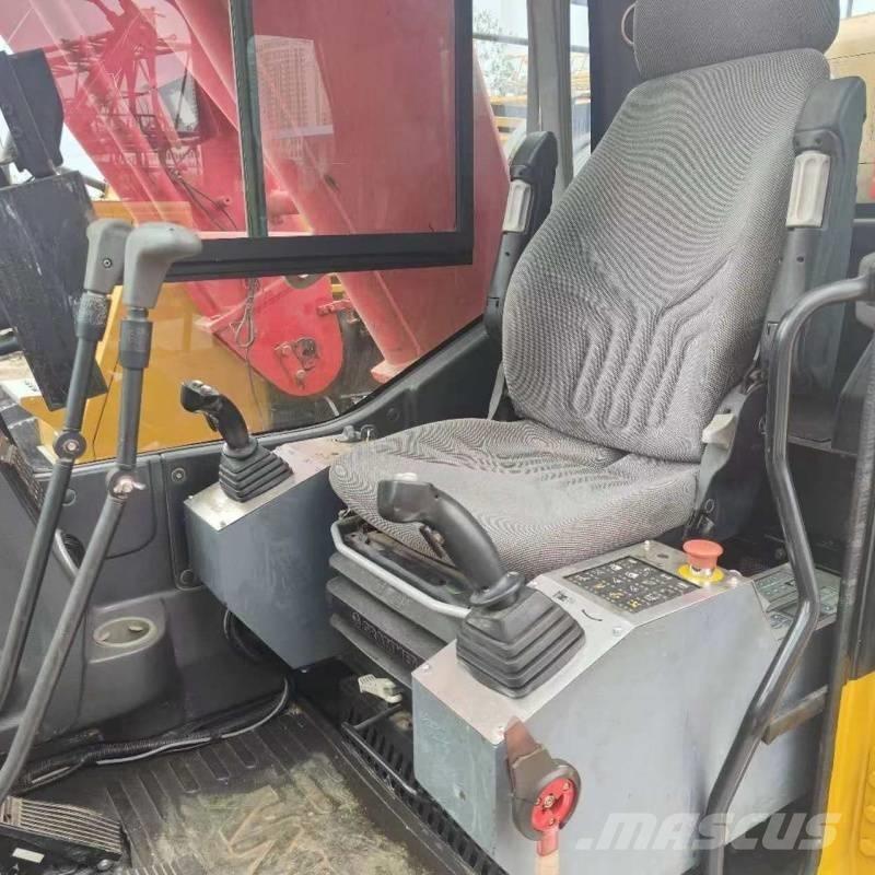 Sany SCC1000A Pásové jeřáby