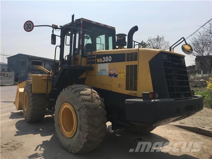 Komatsu WA 380 Kolové nakladače