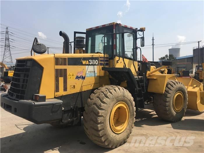 Komatsu WA 380 Kolové nakladače