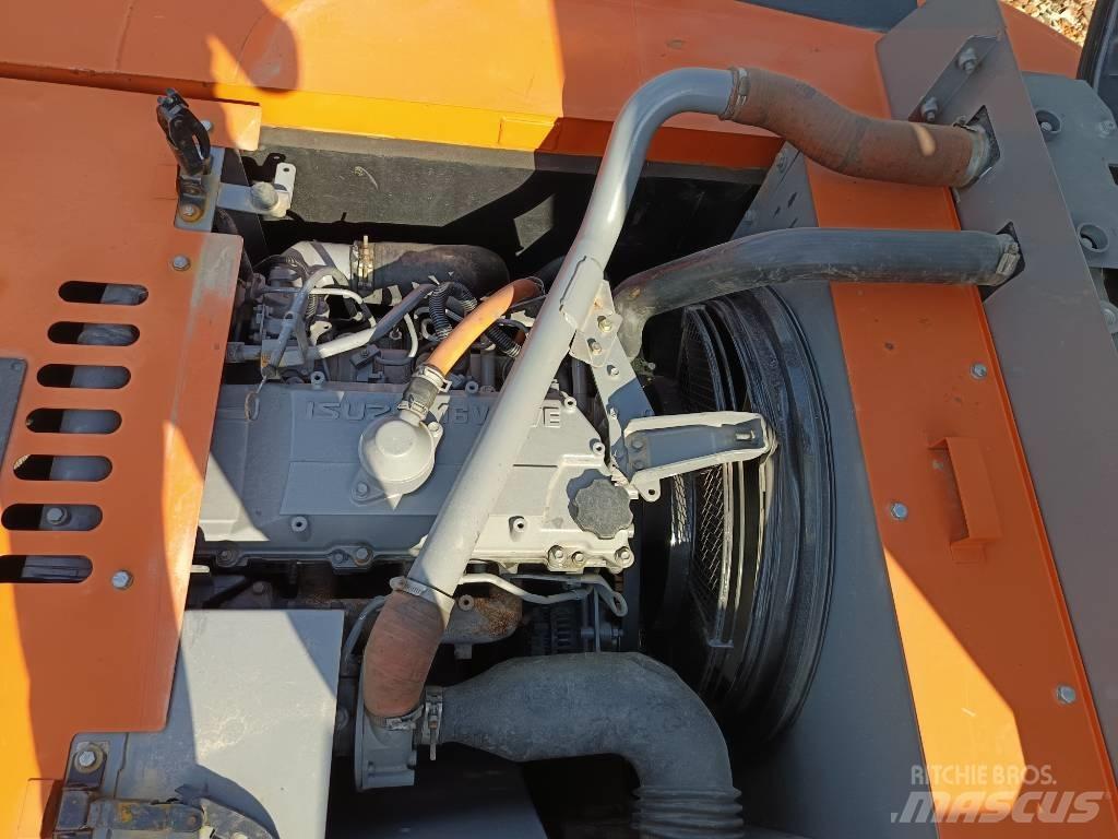 Hitachi ZX240 Pásová rýpadla