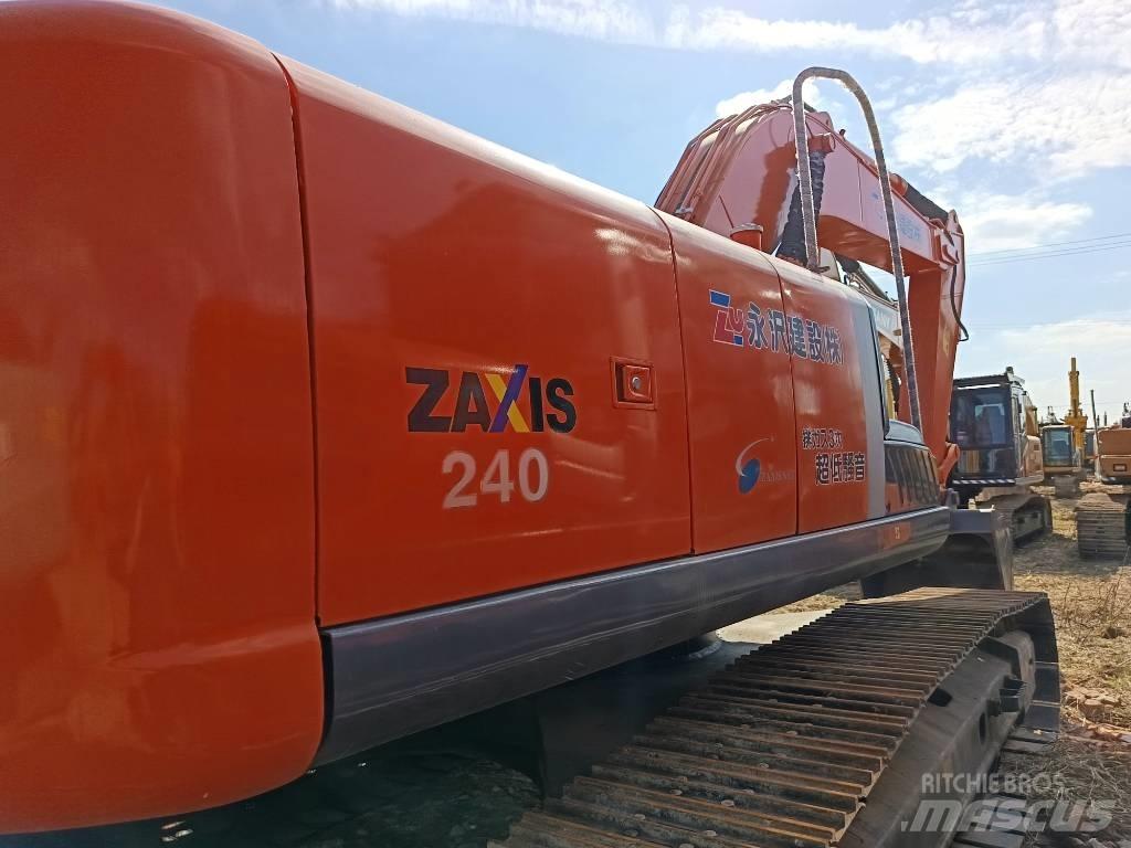 Hitachi ZX240 Pásová rýpadla