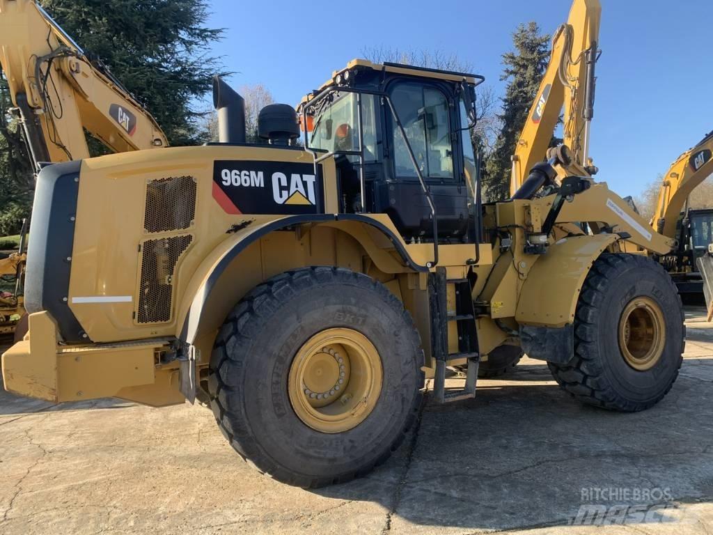 CAT 966 M Kolové nakladače