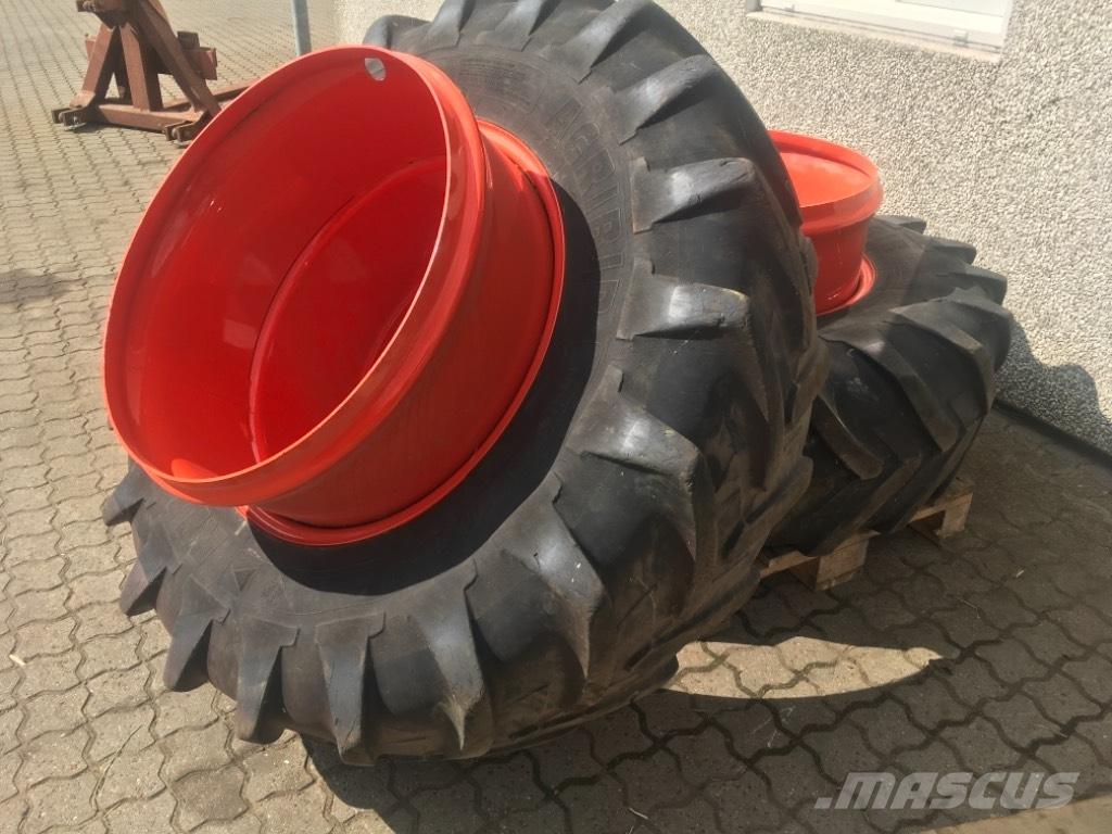  Tvillinghjul Pneumatiky, kola a ráfky