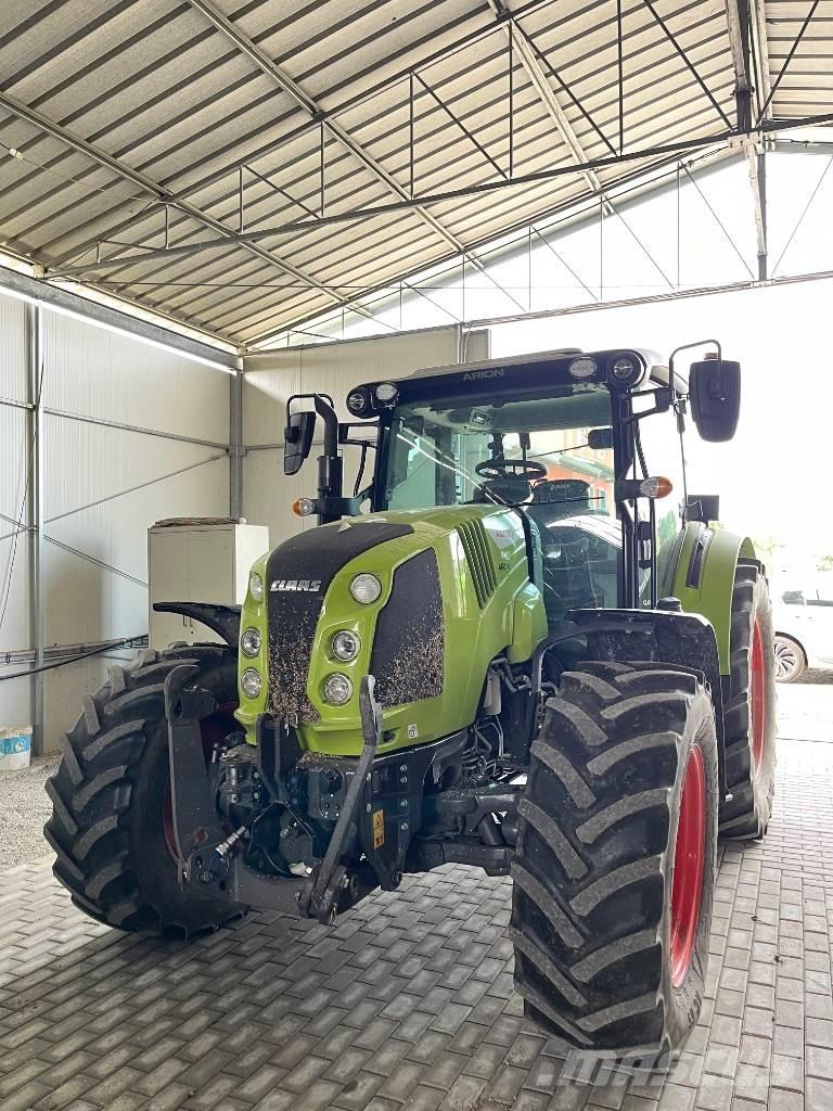 CLAAS Arion 440 Traktory