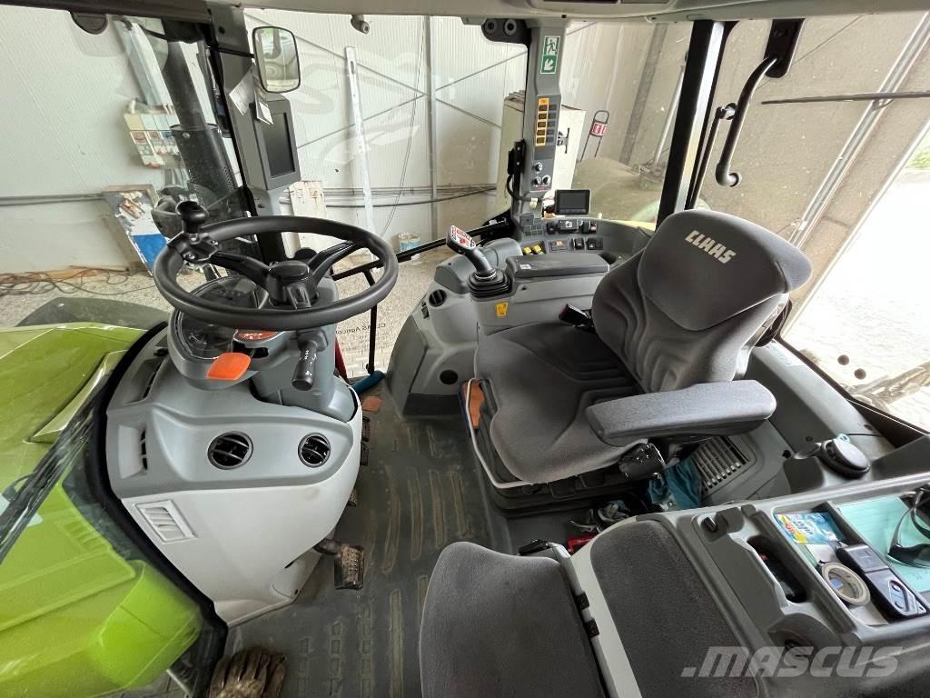 CLAAS Arion 440 Traktory