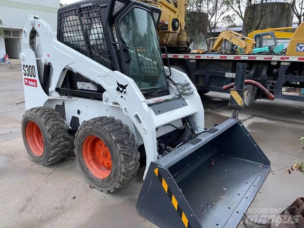 Bobcat S300 Smykem řízené nakladače