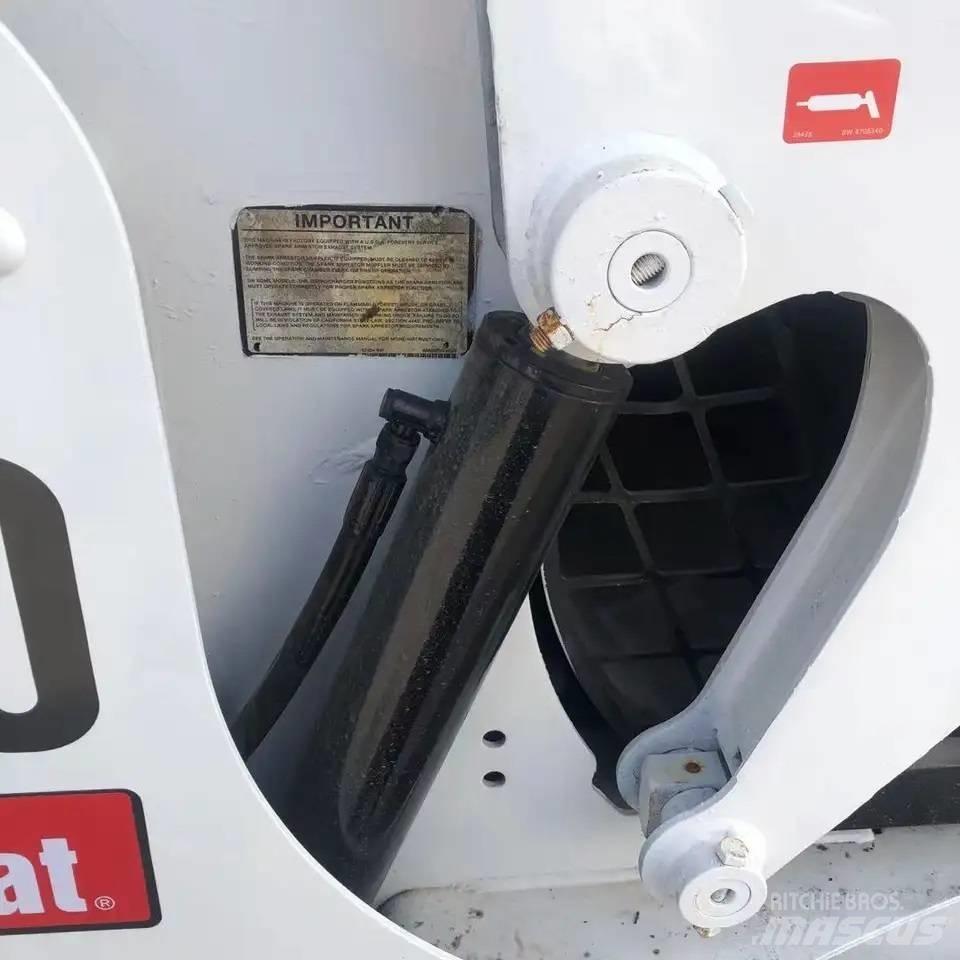 Bobcat S300 Smykem řízené nakladače