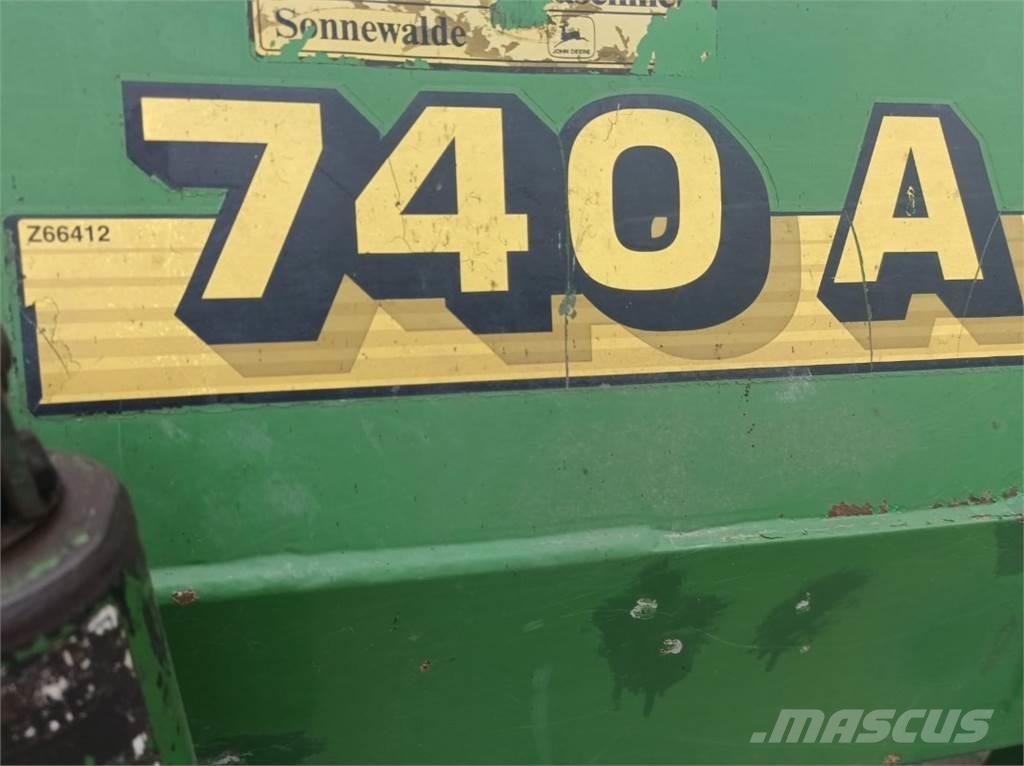 John Deere 740A Kombinované secí stroje