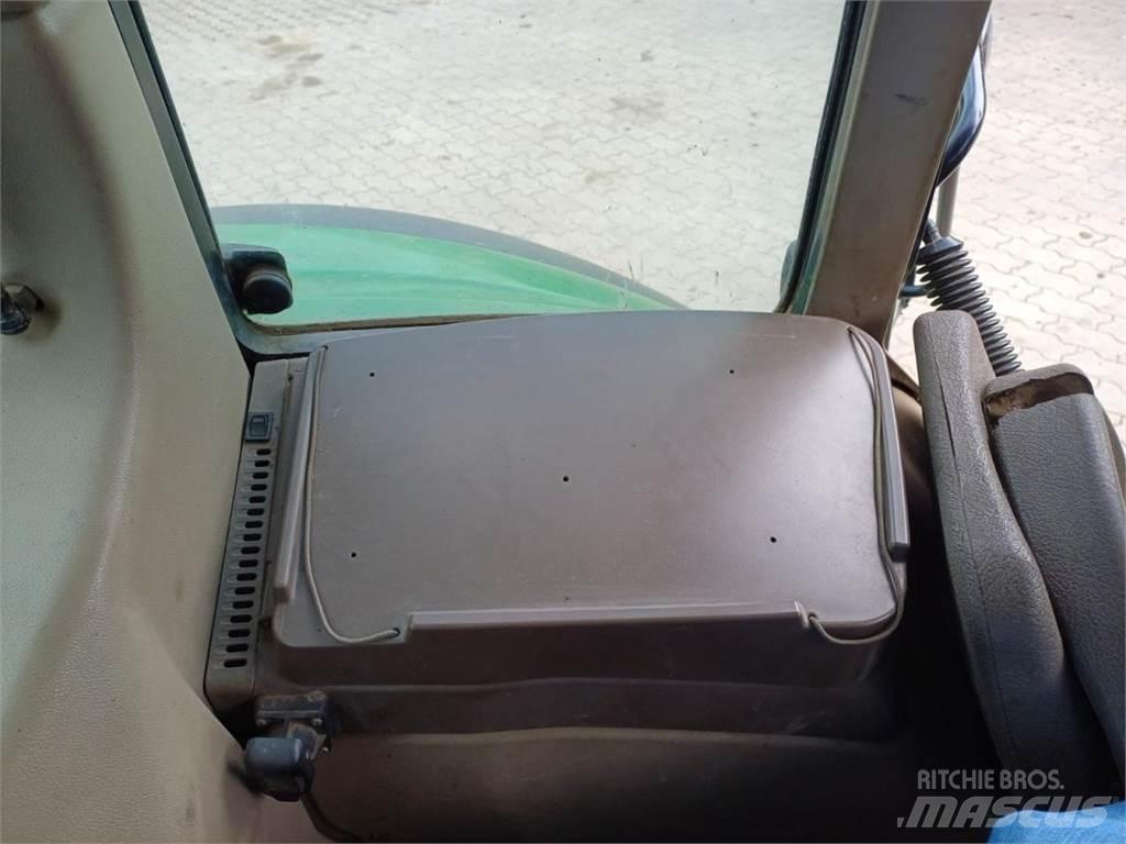 John Deere 7530 Traktory