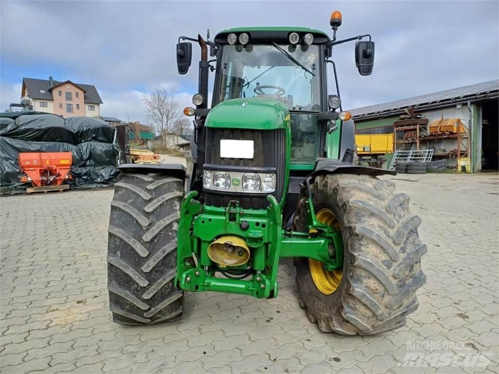 John Deere 7530 Traktory