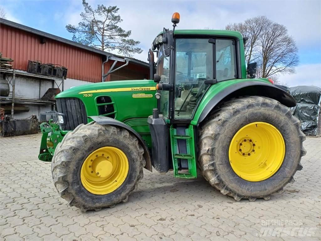 John Deere 7530 Traktory