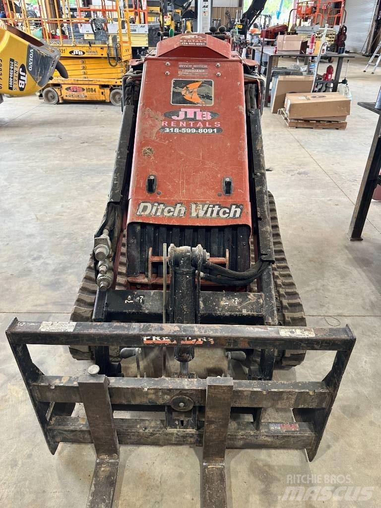 Ditch Witch SK 1050 Smykem řízené nakladače