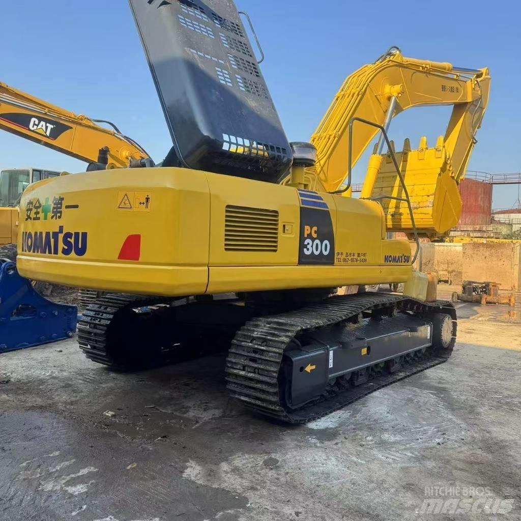 Komatsu PC 300 Pásová rýpadla