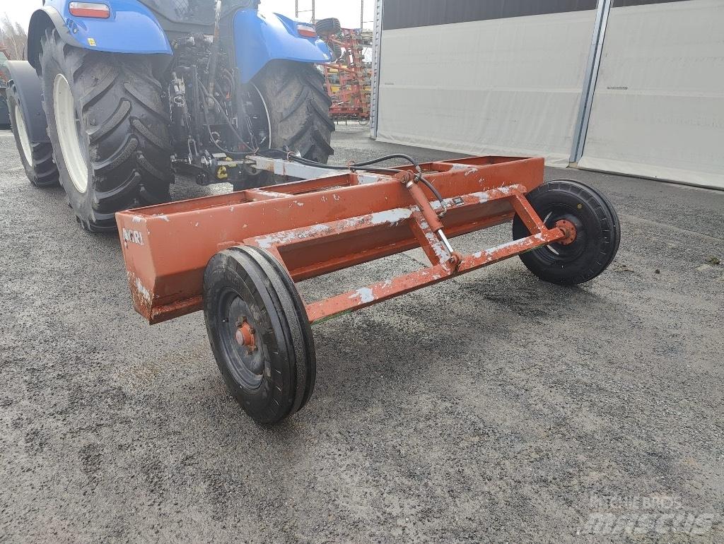  Temera 300 Tažené radlice