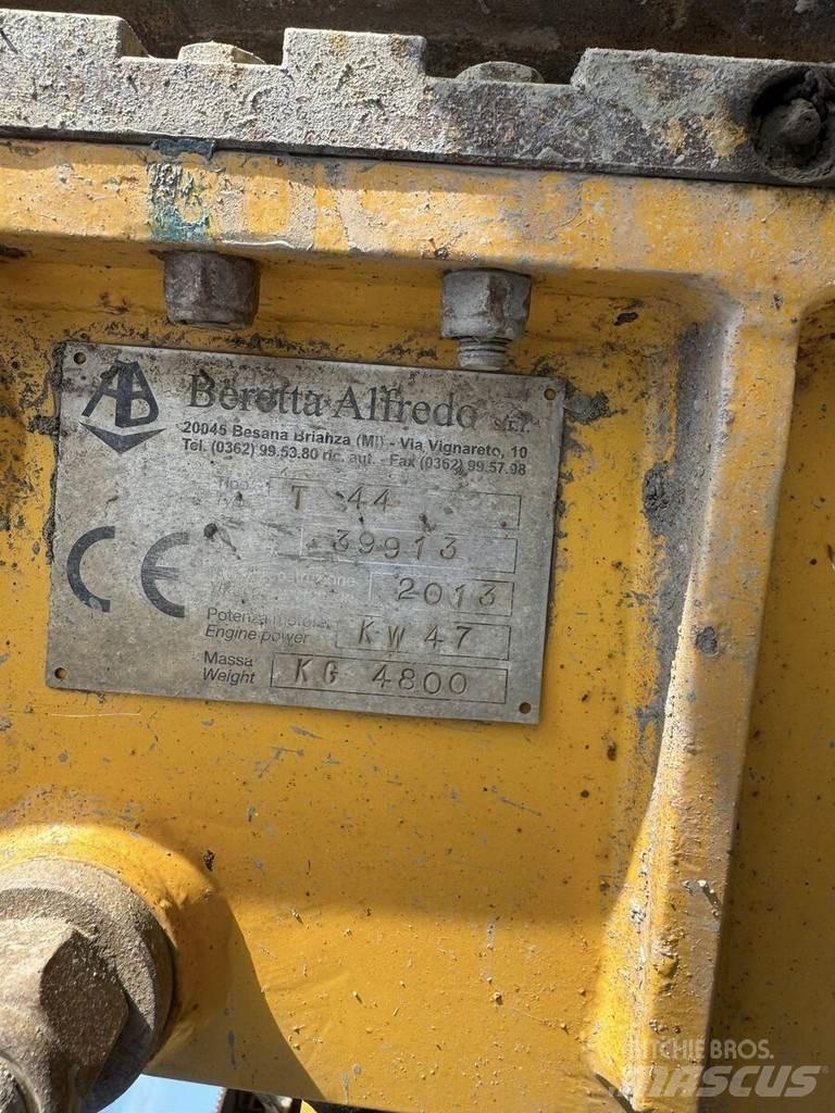 Beretta T44 x2 Kotevní vrtací soupravy
