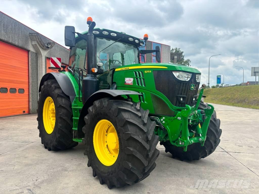 John Deere 6215 R Traktory