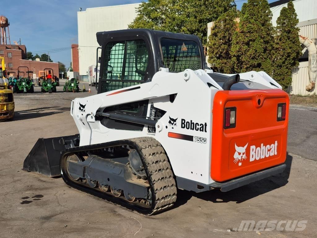 Bobcat T 550 Smykem řízené nakladače