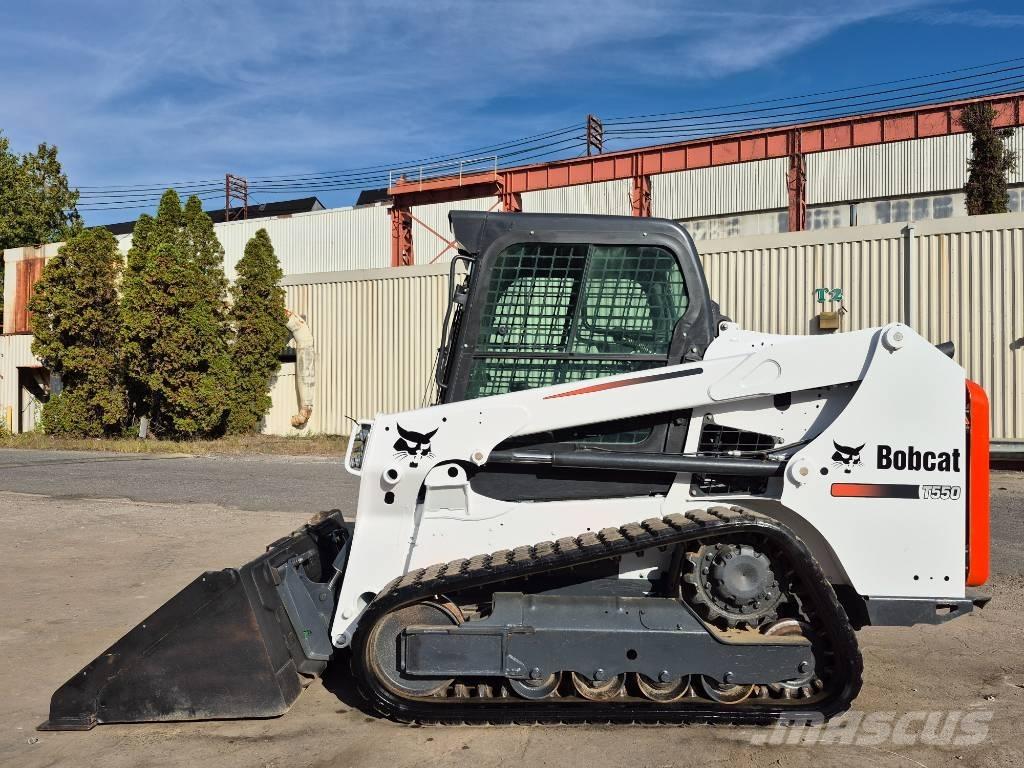 Bobcat T 550 Smykem řízené nakladače