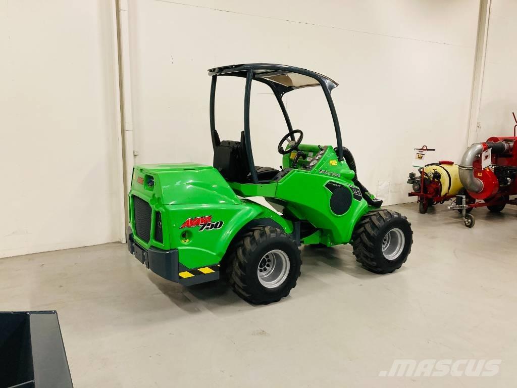 Avant 750 Mininakladače