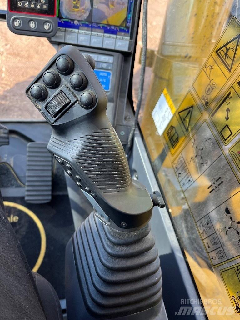 Komatsu HB 365LC-3E0 Pásová rýpadla