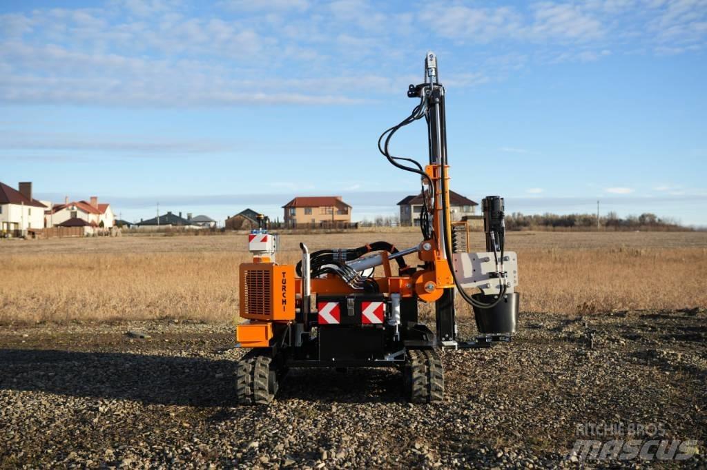  Turchi 300F Hydraulická beranidla na zatloukání pilotů